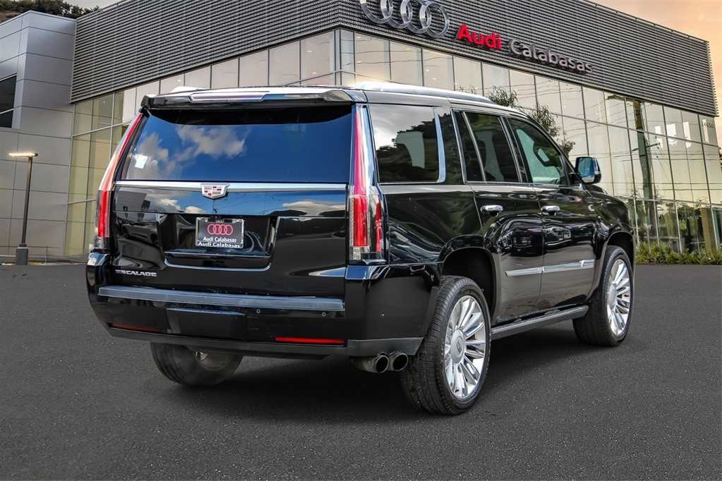 Thumbnail: 2017 Cadillac Escalade - 4