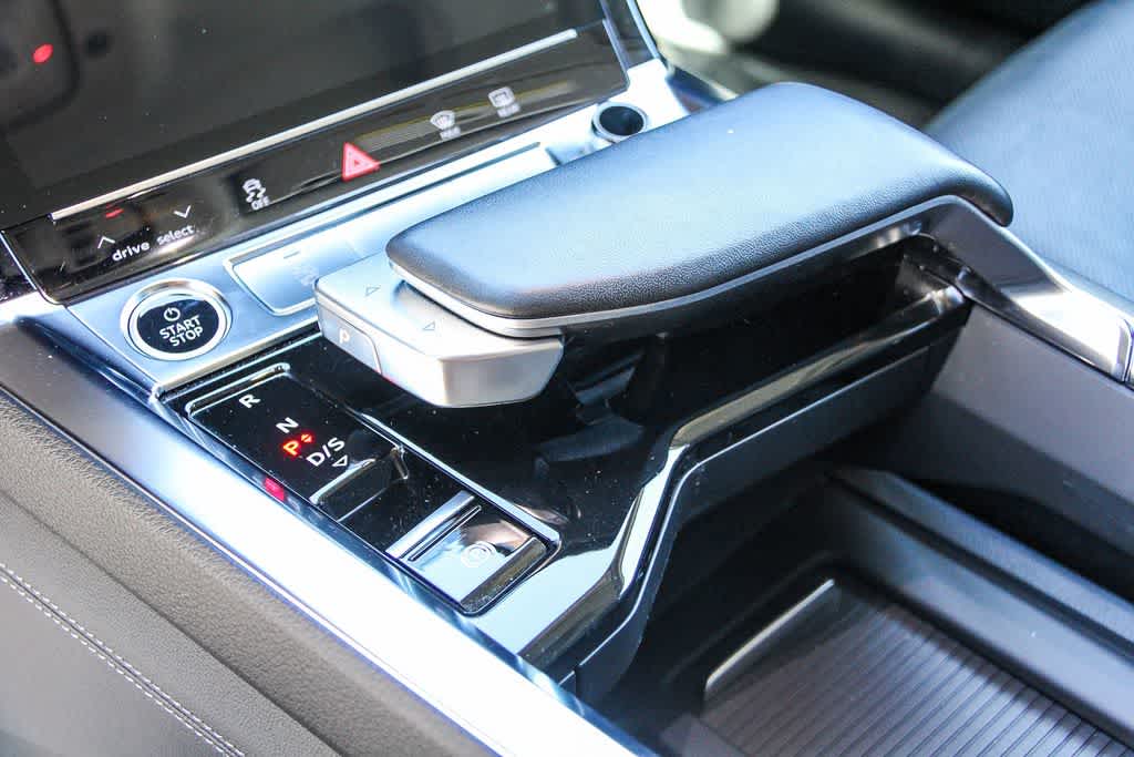 Thumbnail: 2023 Audi e-tron - 20