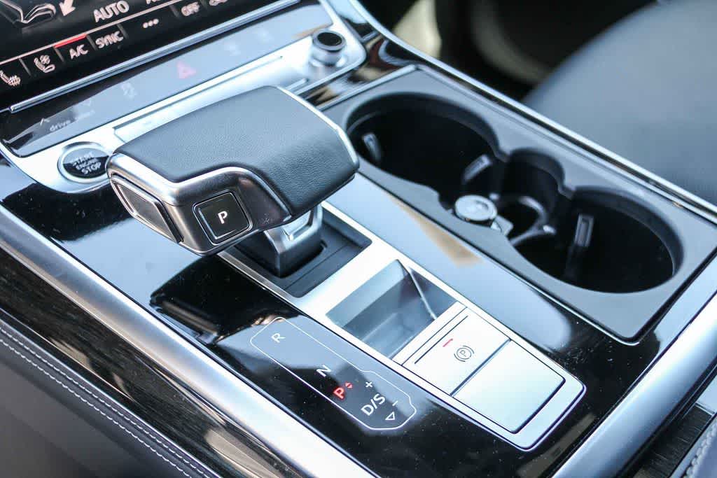 Thumbnail: 2026 Audi Q8 - 20