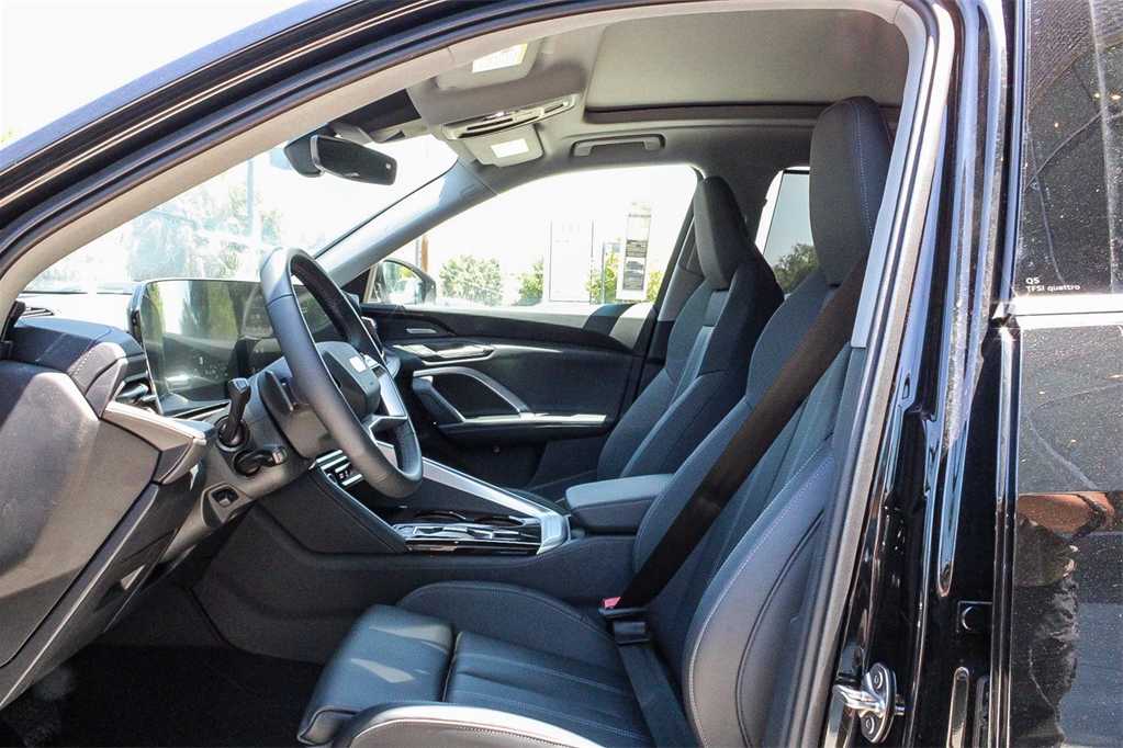 Thumbnail: 2025 Audi Q5 - 21