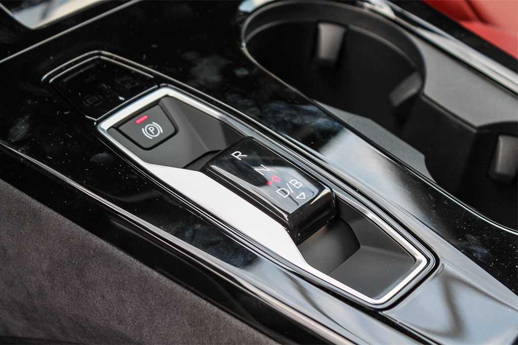 Thumbnail: 2025 Audi SQ6 e-tron - 25