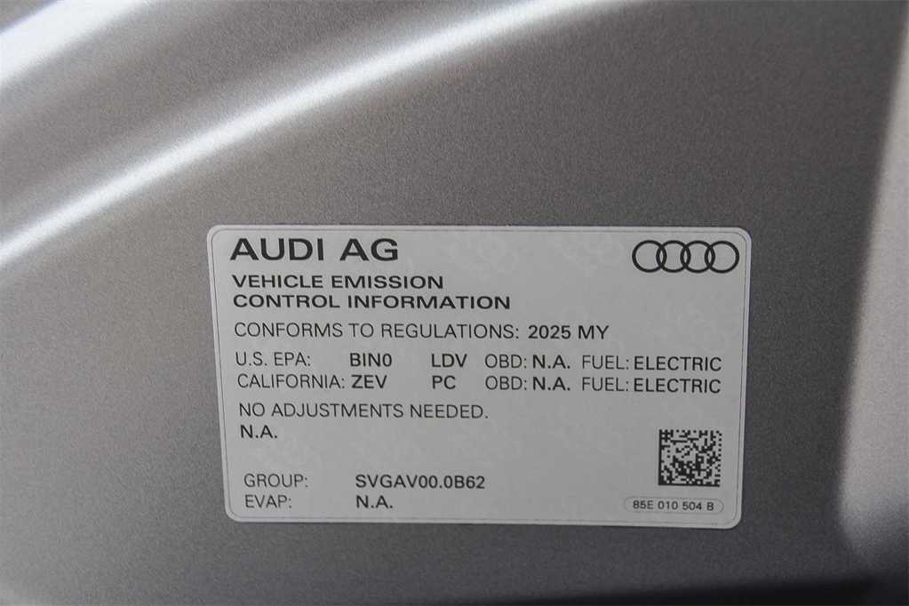 Thumbnail: 2025 Audi e-tron S - 28