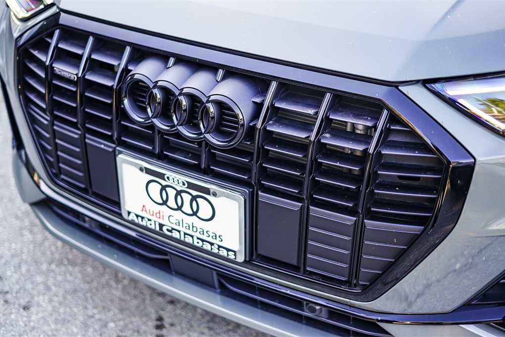 Thumbnail: 2025 Audi Q3 - 8