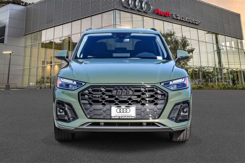 Thumbnail: 2023 Audi Q5 - 3