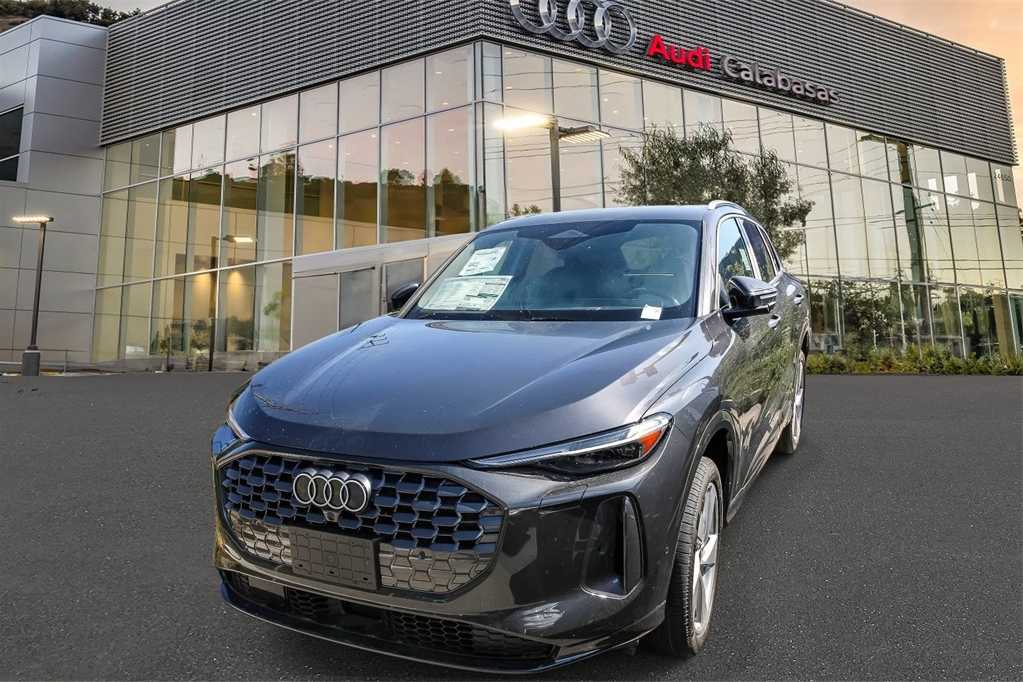 Thumbnail: 2025 Audi Q5 - 1