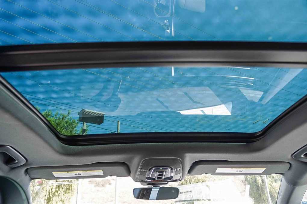 Thumbnail: 2025 Audi Q8 - 18