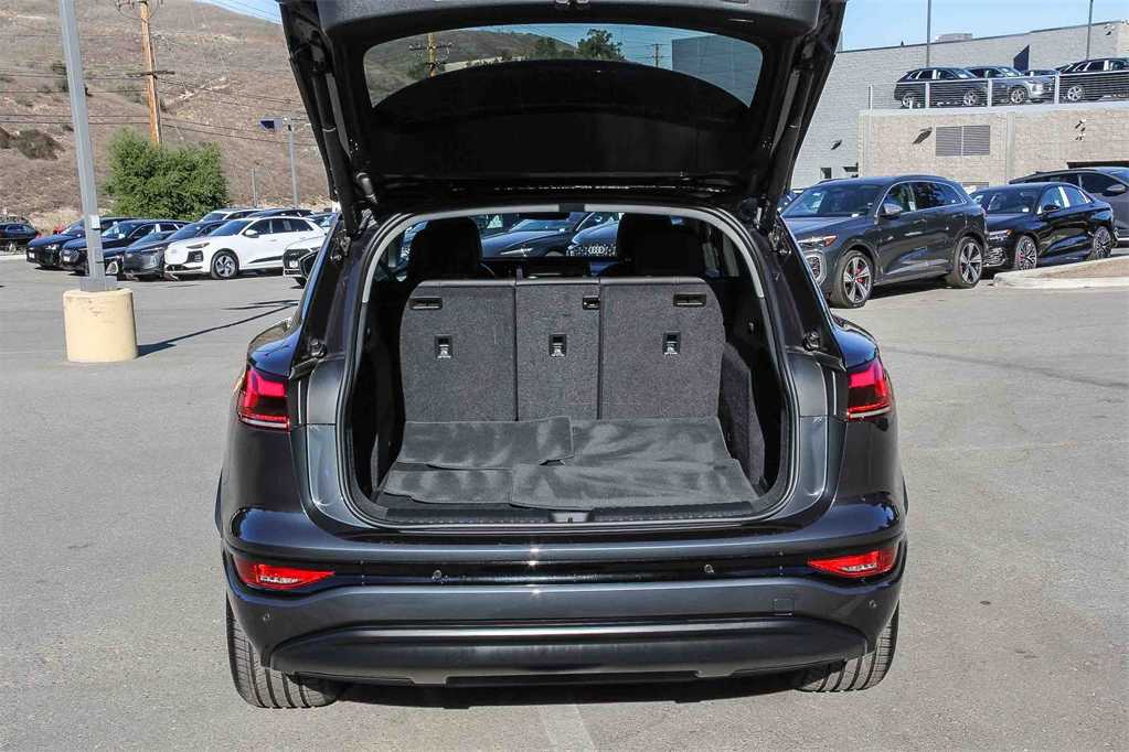 Thumbnail: 2025 Audi Q6 e-tron - 26