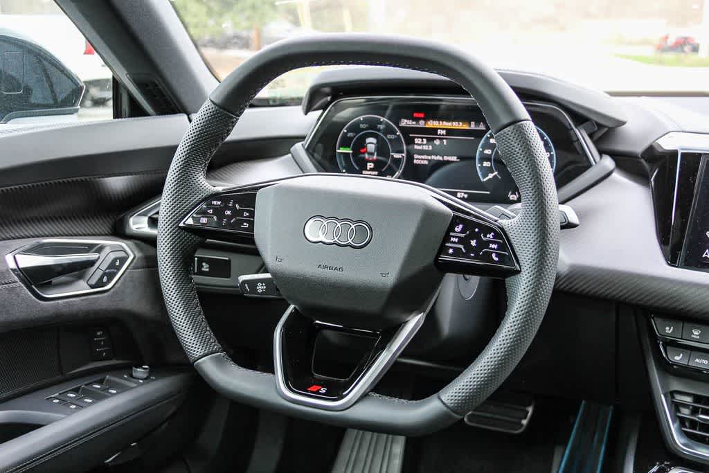 Thumbnail: 2026 Audi e-tron GT - 16