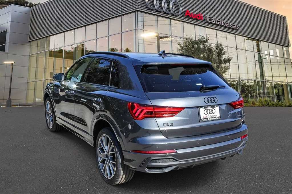 Thumbnail: 2025 Audi Q3 - 2