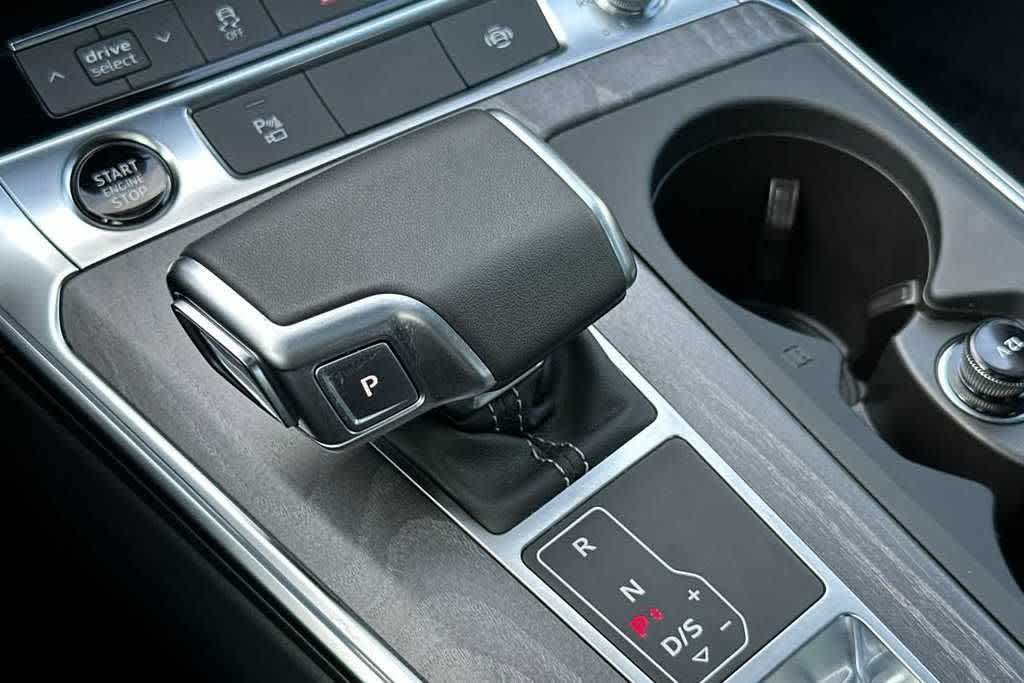 Thumbnail: 2025 Audi A6 - 21