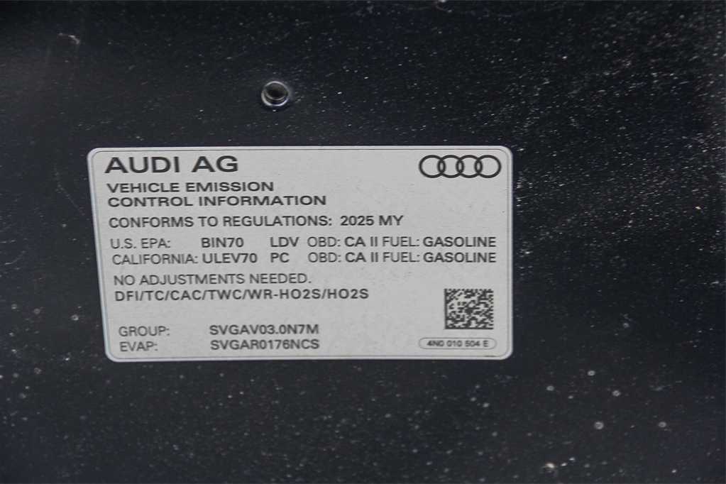 Thumbnail: 2025 Audi A8 - 28