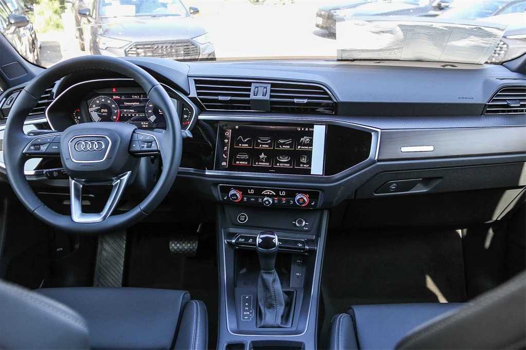 Thumbnail: 2025 Audi Q3 - 13