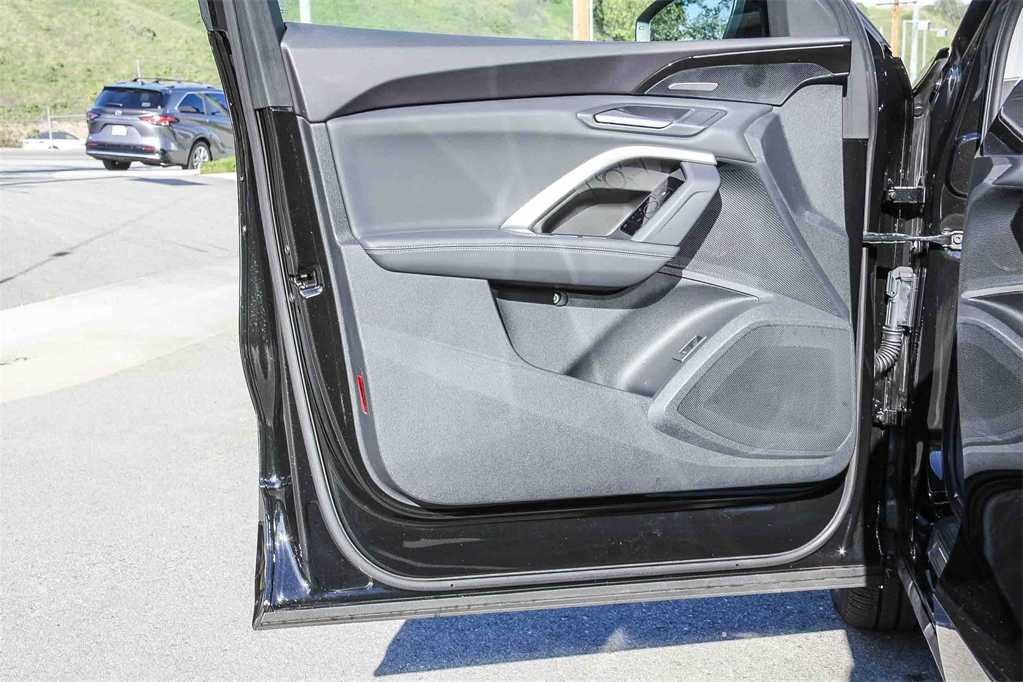 Thumbnail: 2025 Audi Q5 - 22