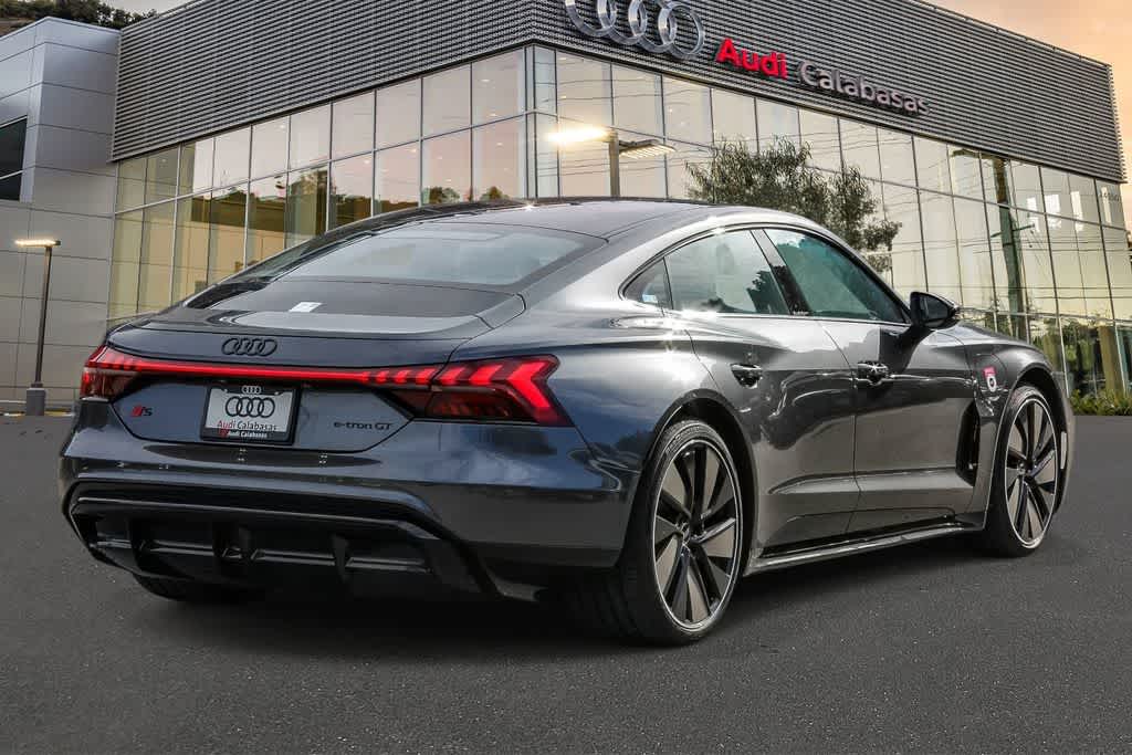 Thumbnail: 2026 Audi e-tron GT - 4
