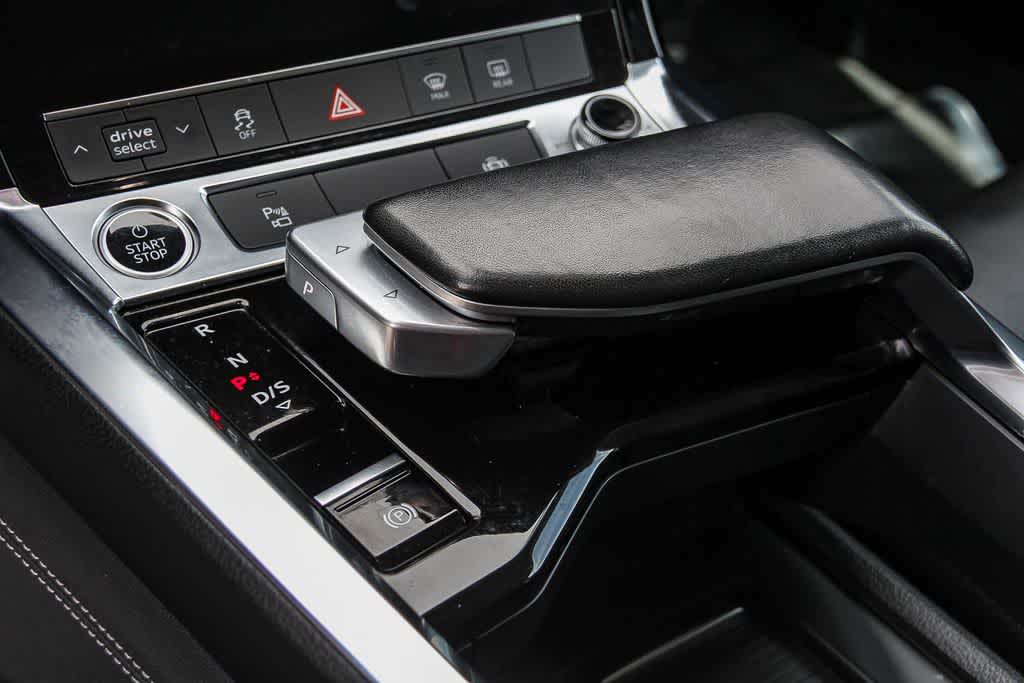 Thumbnail: 2024 Audi Q8 e-tron - 20