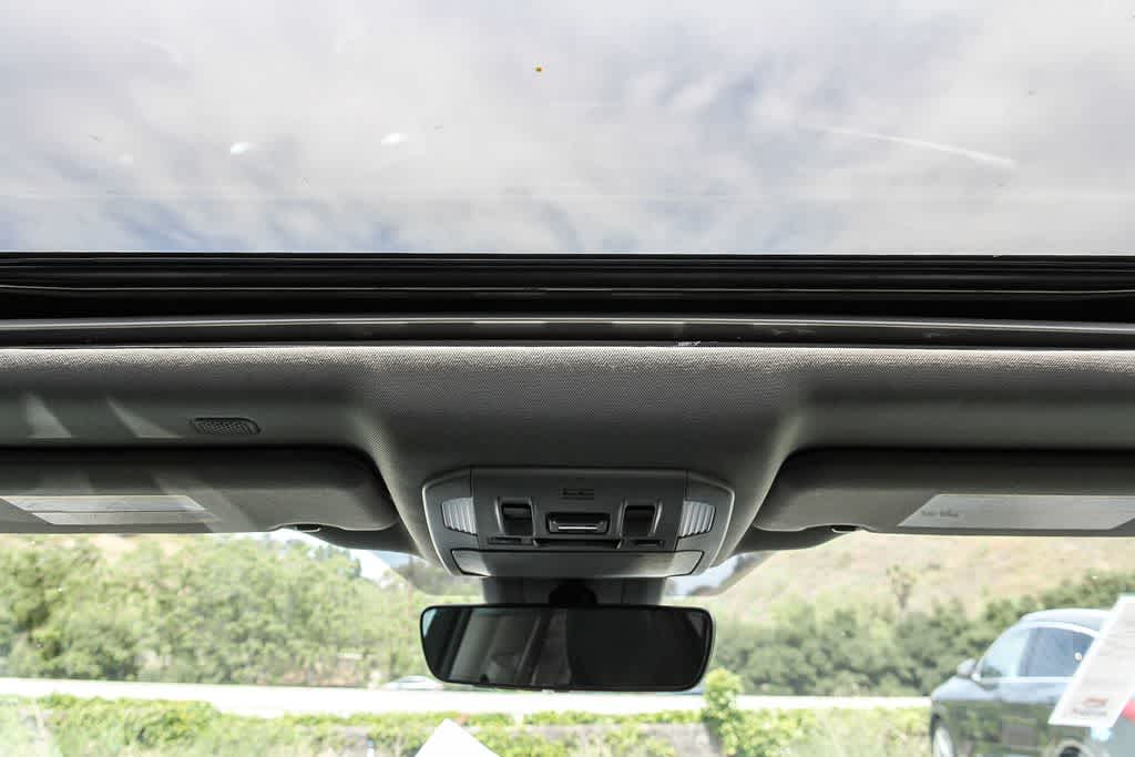 Thumbnail: 2021 Toyota Highlander - 12