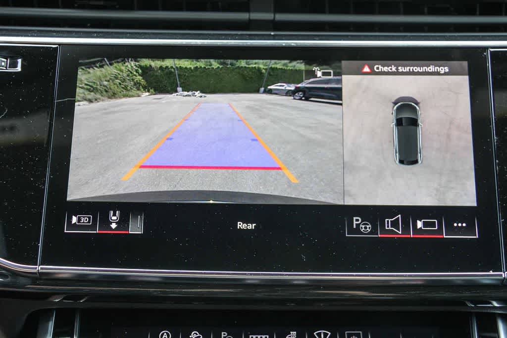 Thumbnail: 2026 Audi Q8 - 23