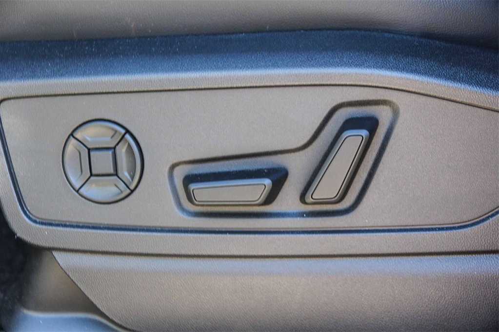 Thumbnail: 2025 Audi Q5 - 21