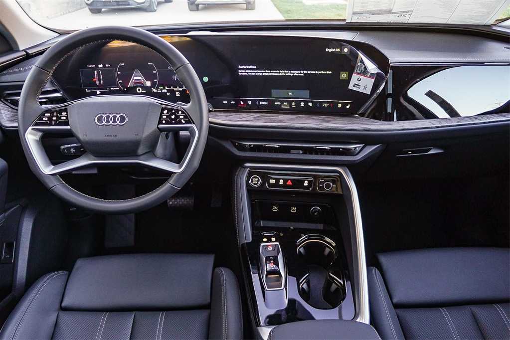 Thumbnail: 2025 Audi Q5 - 12