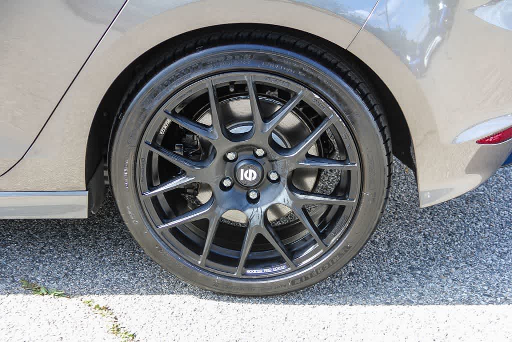 Thumbnail: 2017 Volkswagen Golf - 8