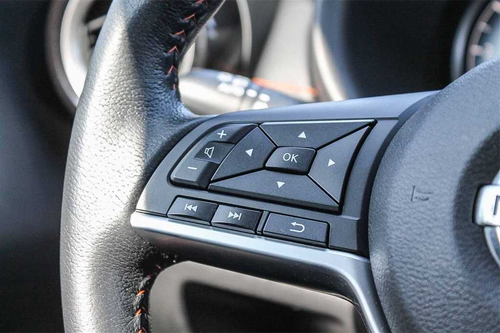 Thumbnail: 2020 Nissan Kicks - 16