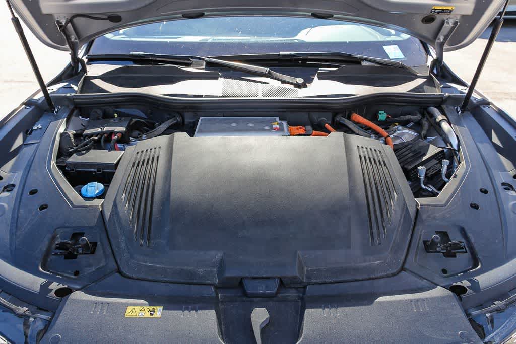 Thumbnail: 2023 Audi e-tron S - 25