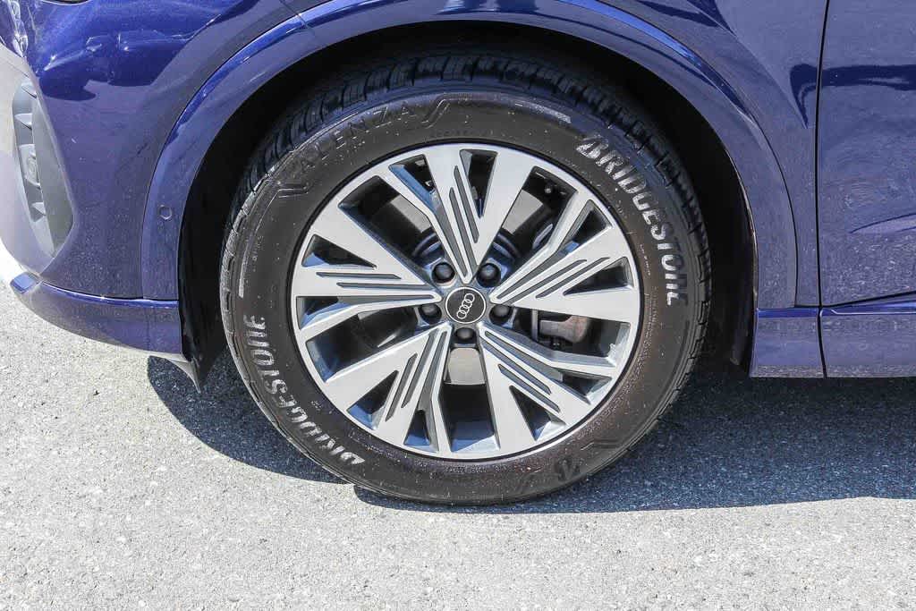 Thumbnail: 2023 Audi Q4 e-tron - 9