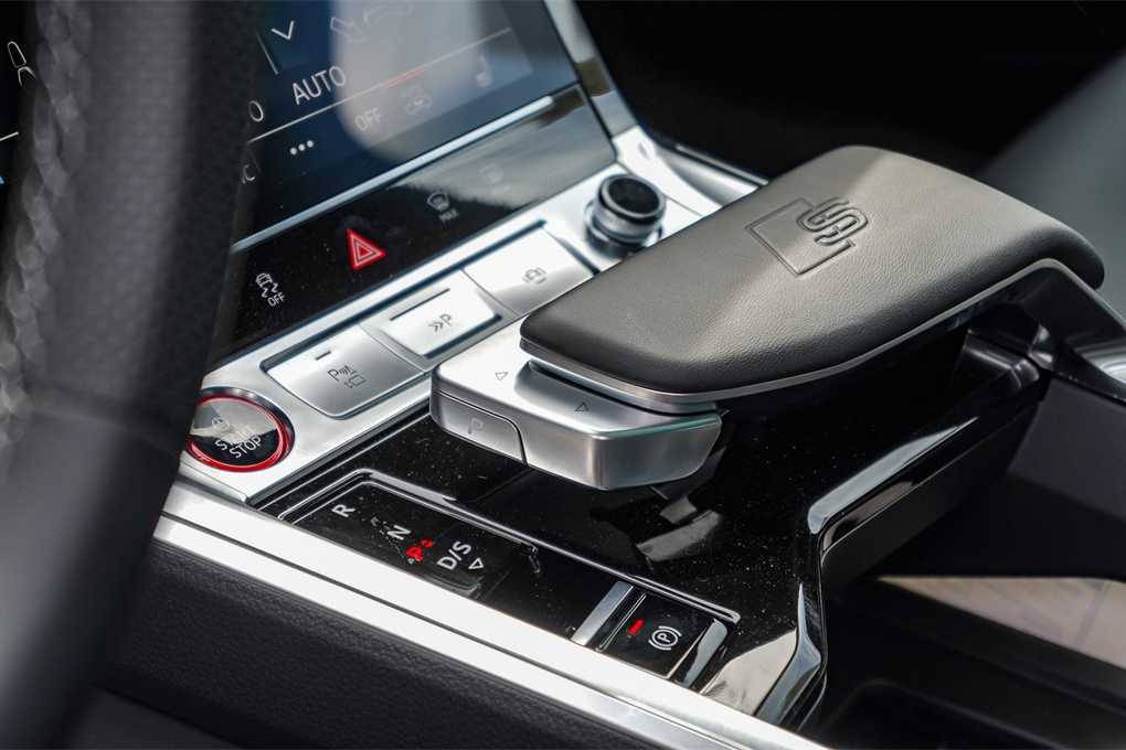 Thumbnail: 2024 Audi SQ8 e-tron - 22