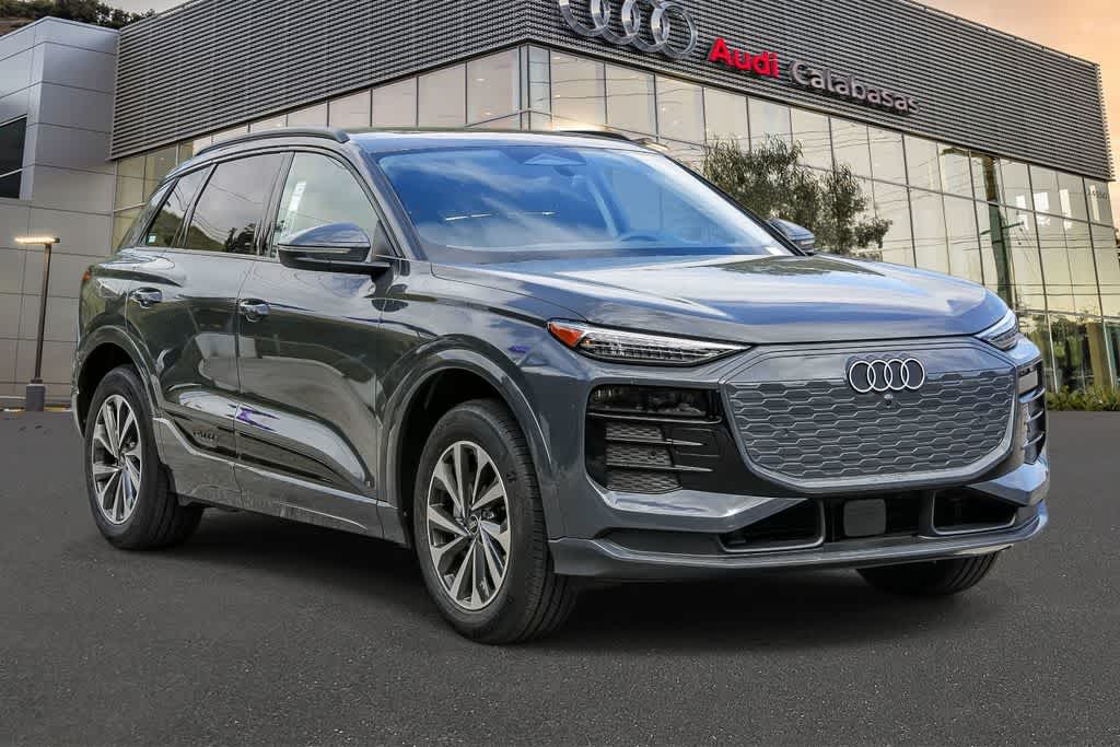 Thumbnail: 2025 Audi Q6 e-tron - 5