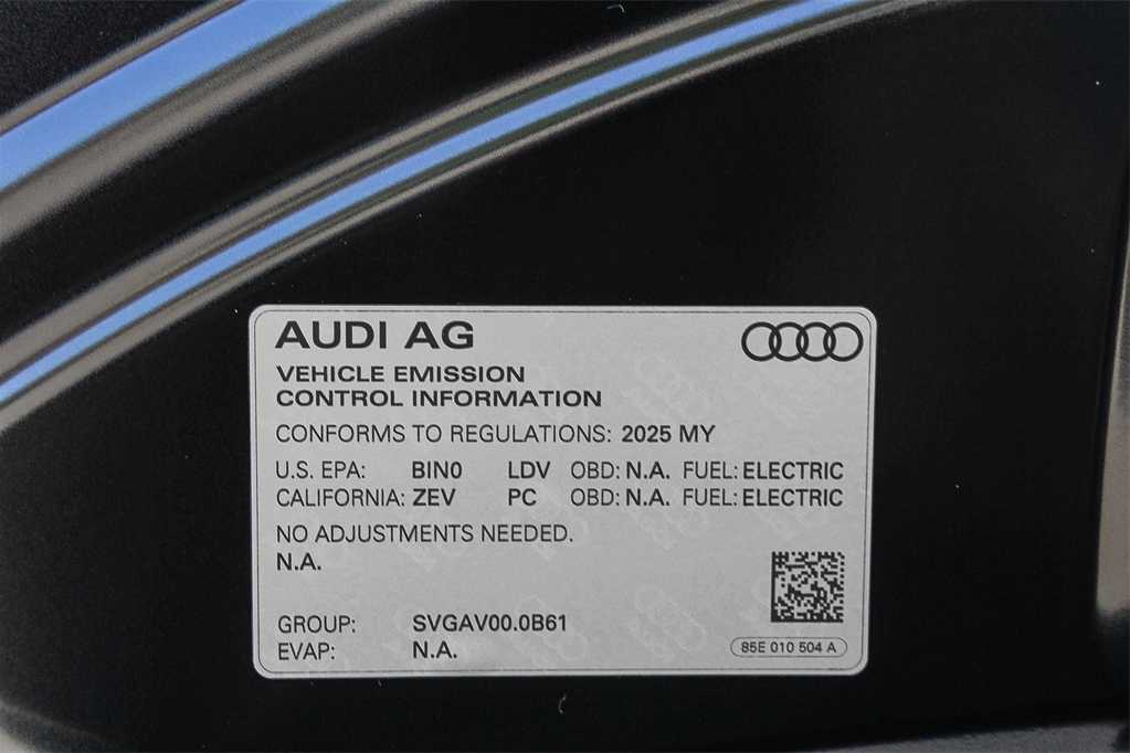 Thumbnail: 2025 Audi e-tron S - 28