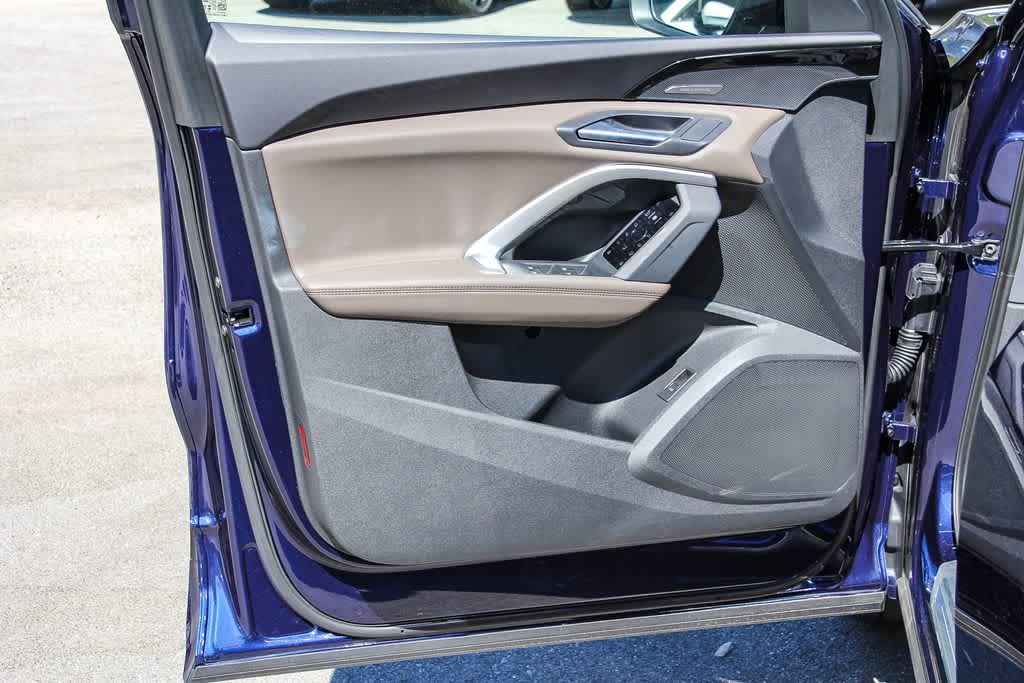 Thumbnail: 2025 Audi Q5 - 22