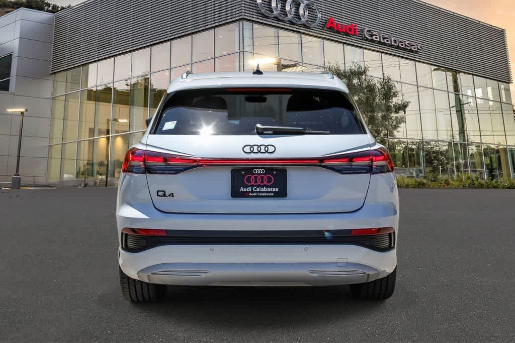 Thumbnail: 2023 Audi Q4 e-tron - 3