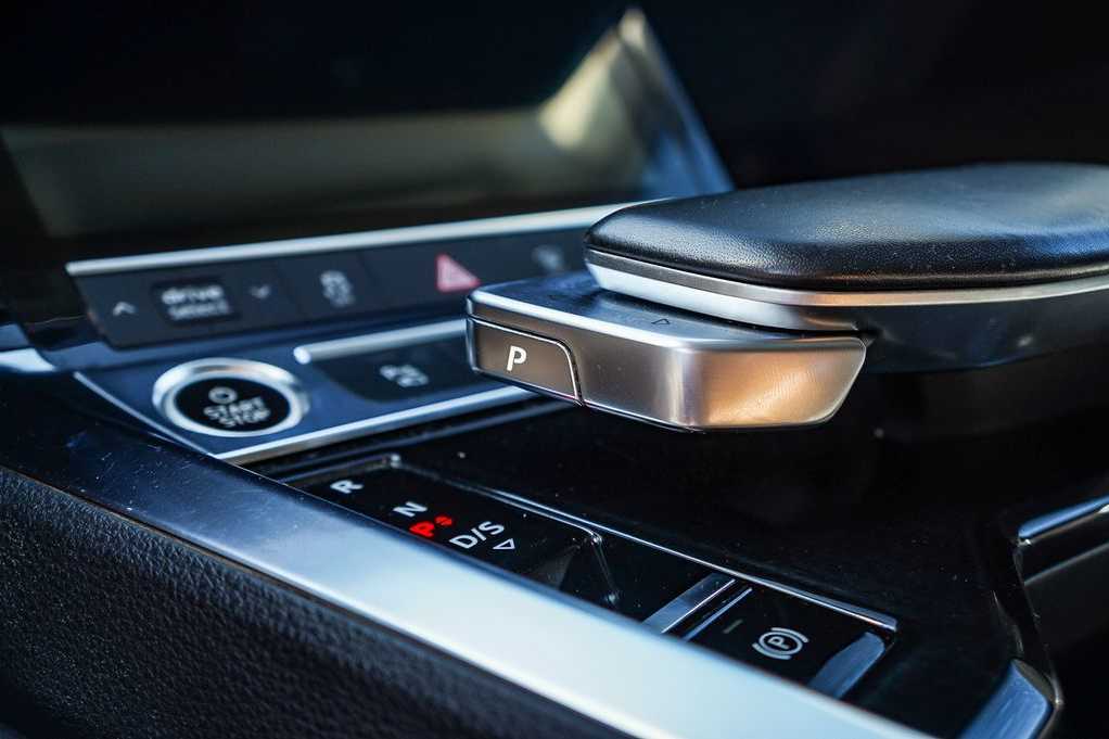 Thumbnail: 2022 Audi e-tron - 25