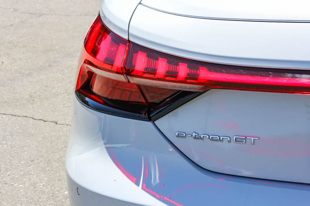 Thumbnail: 2023 Audi e-tron GT - 11