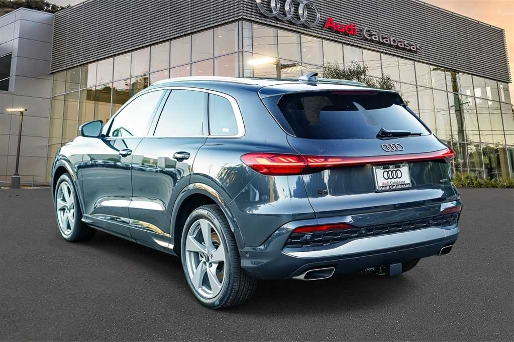 Thumbnail: 2025 Audi Q5 - 2