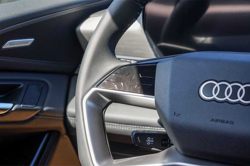 Thumbnail: 2025 Audi Q6 e-tron - 16
