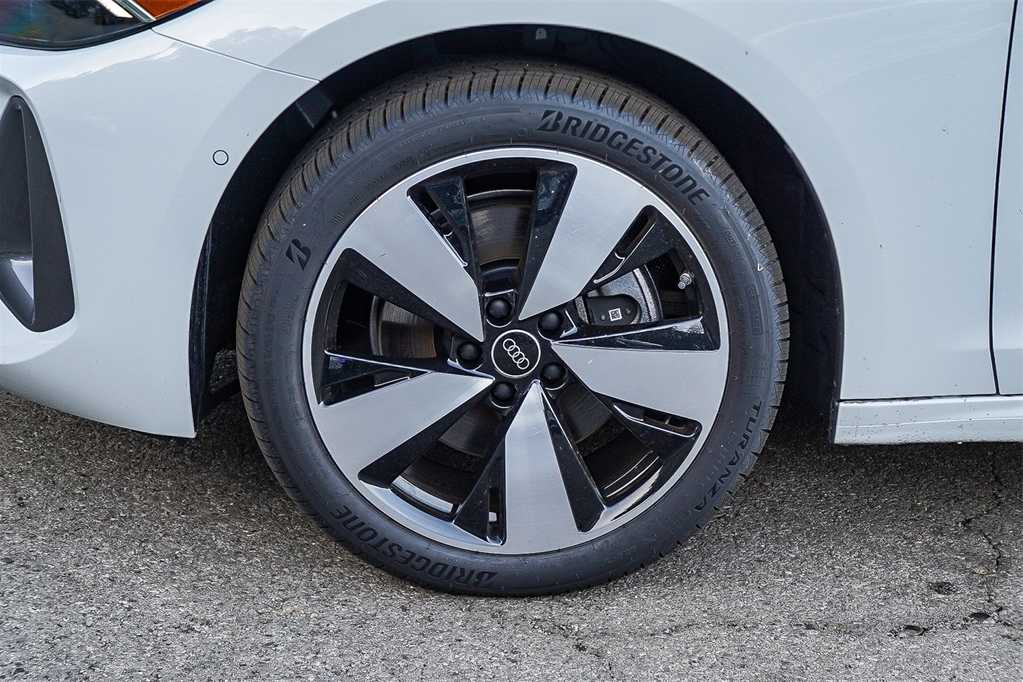 Thumbnail: 2025 Audi A5 - 10