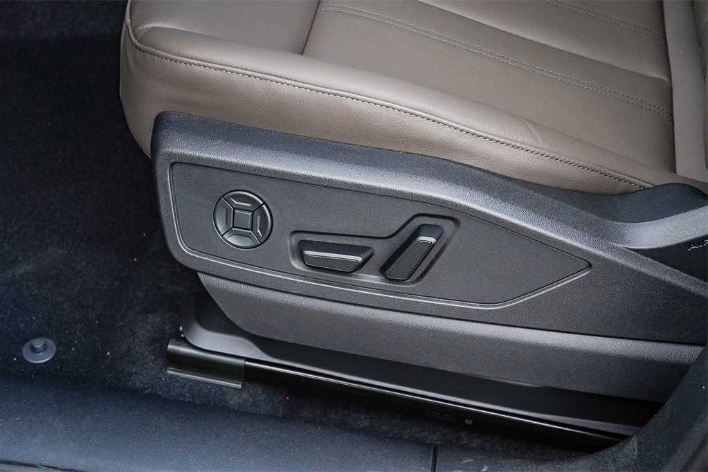 Thumbnail: 2025 Audi Q5 - 24