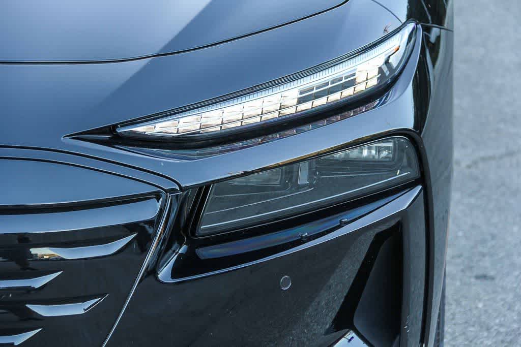 Thumbnail: 2025 Audi e-tron S - 7