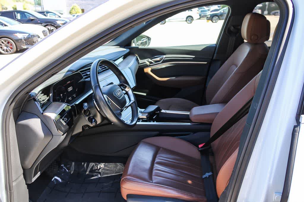 Thumbnail: 2024 Audi Q8 e-tron - 17