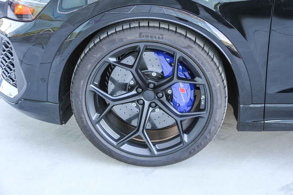 Thumbnail: 2026 Audi RS Q8 - 9