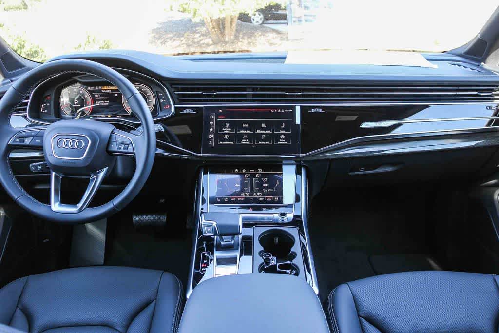 Thumbnail: 2025 Audi Q7 - 13