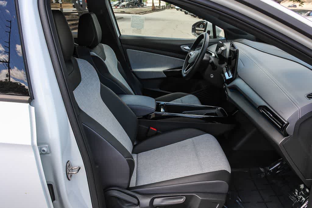 Thumbnail: 2024 Volkswagen ID.4 - 17