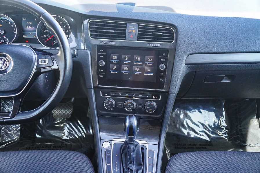 Thumbnail: 2019 Volkswagen e-Golf - 13