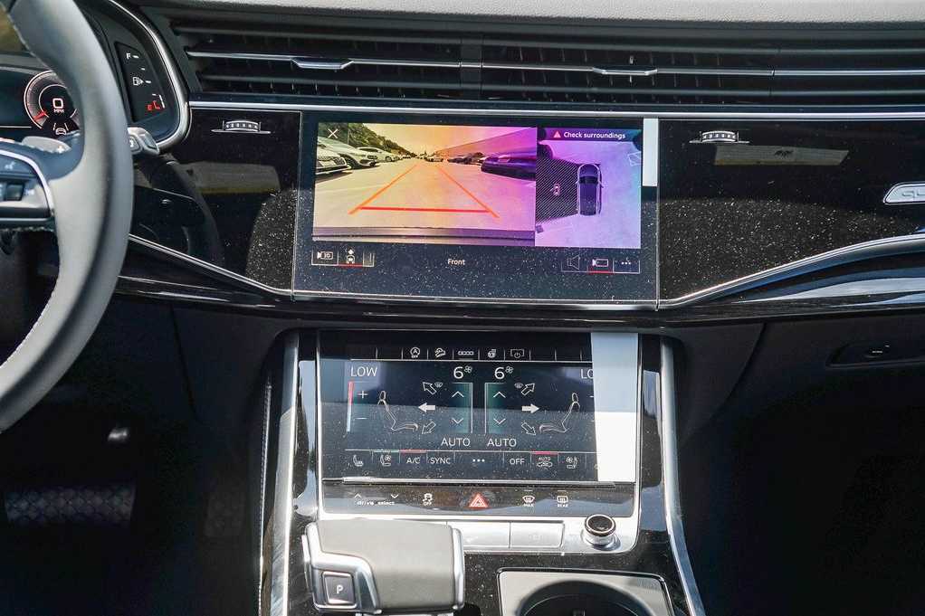 Thumbnail: 2026 Audi Q8 - 13