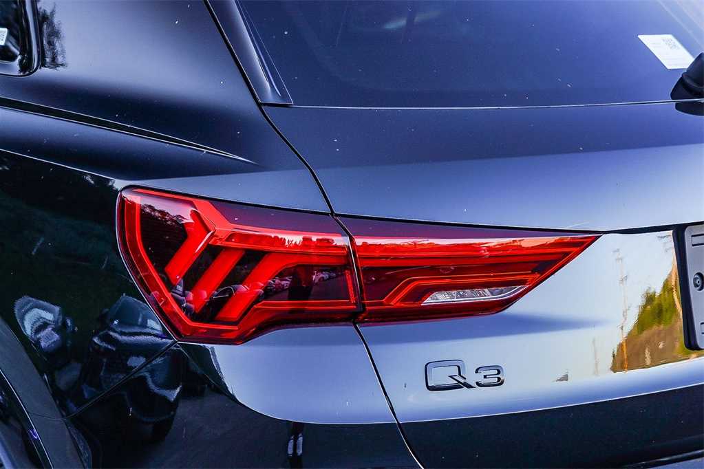 Thumbnail: 2025 Audi Q3 - 7