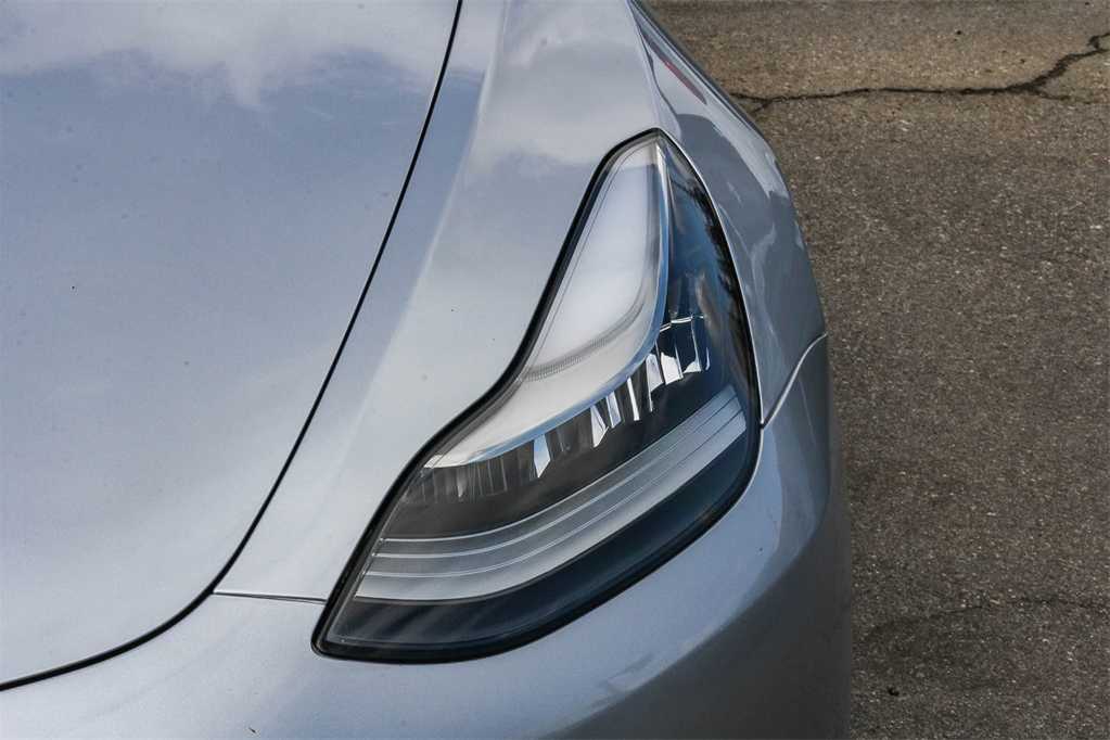 Thumbnail: 2018 Tesla Model 3 - 7