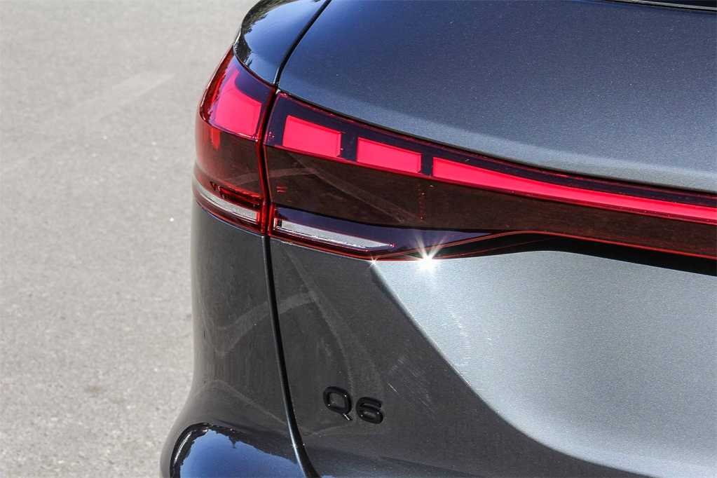 Thumbnail: 2025 Audi Q6 e-tron - 11