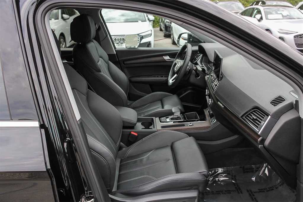 Thumbnail: 2025 Audi Q5 - 18