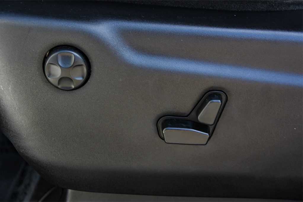 Thumbnail: 2018 Jeep Grand Cherokee - 21